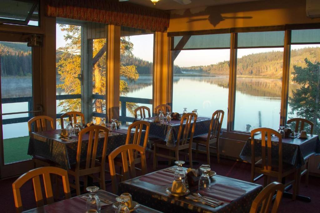 Lac Le Jeune Nature Resort Logan Lake Exterior foto