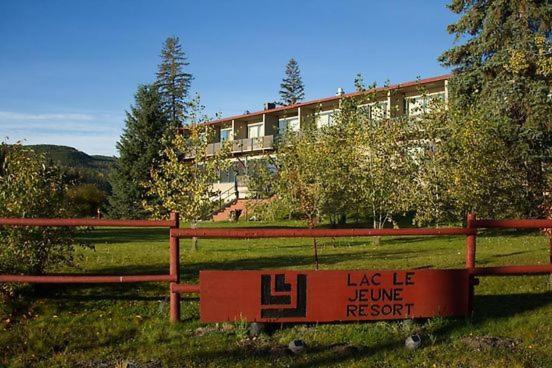 Lac Le Jeune Nature Resort Logan Lake Exterior foto