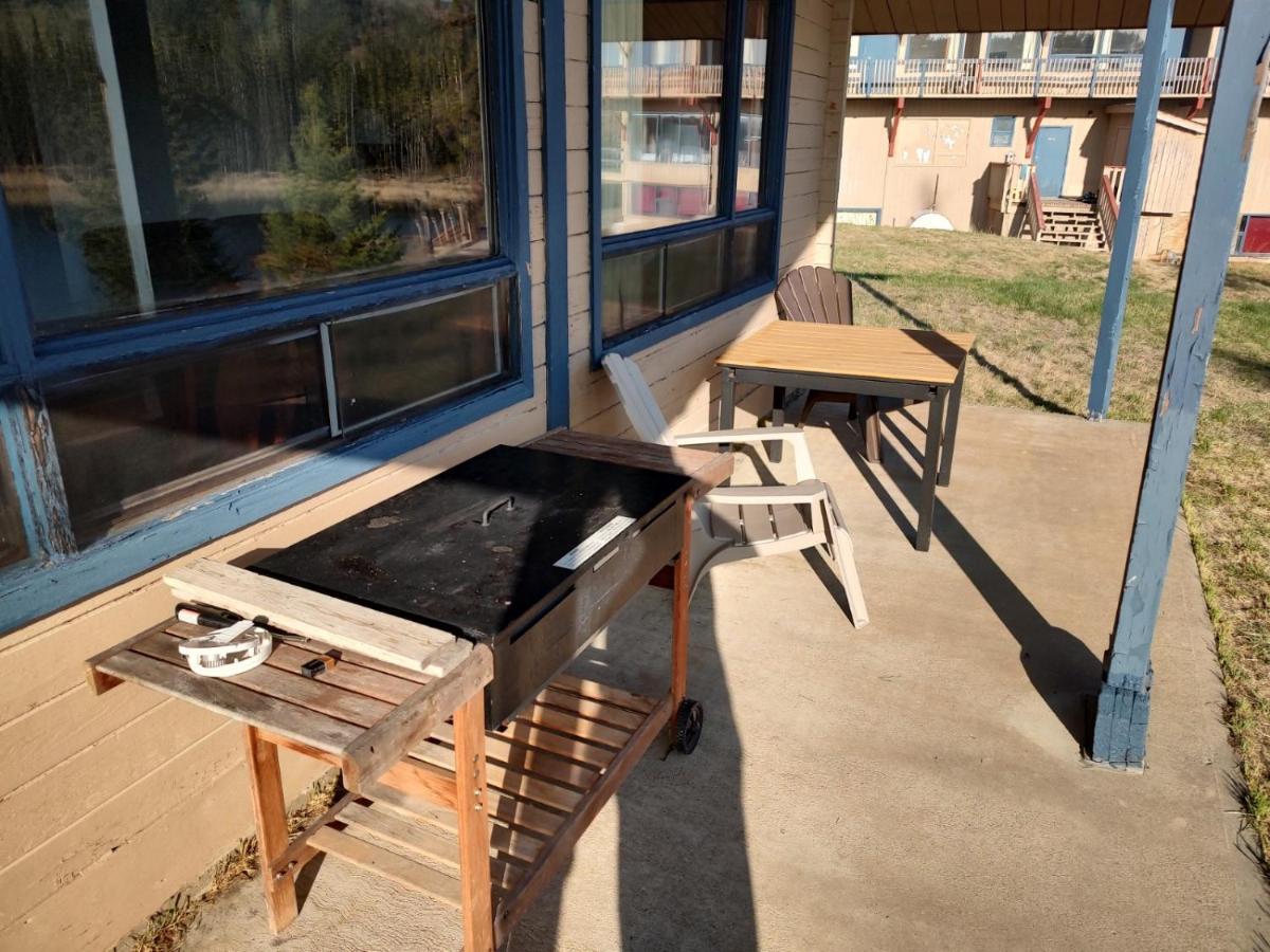Lac Le Jeune Nature Resort Logan Lake Exterior foto