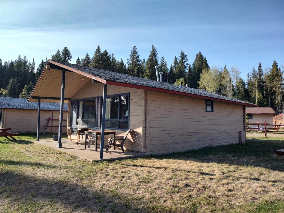 Lac Le Jeune Nature Resort Logan Lake Exterior foto