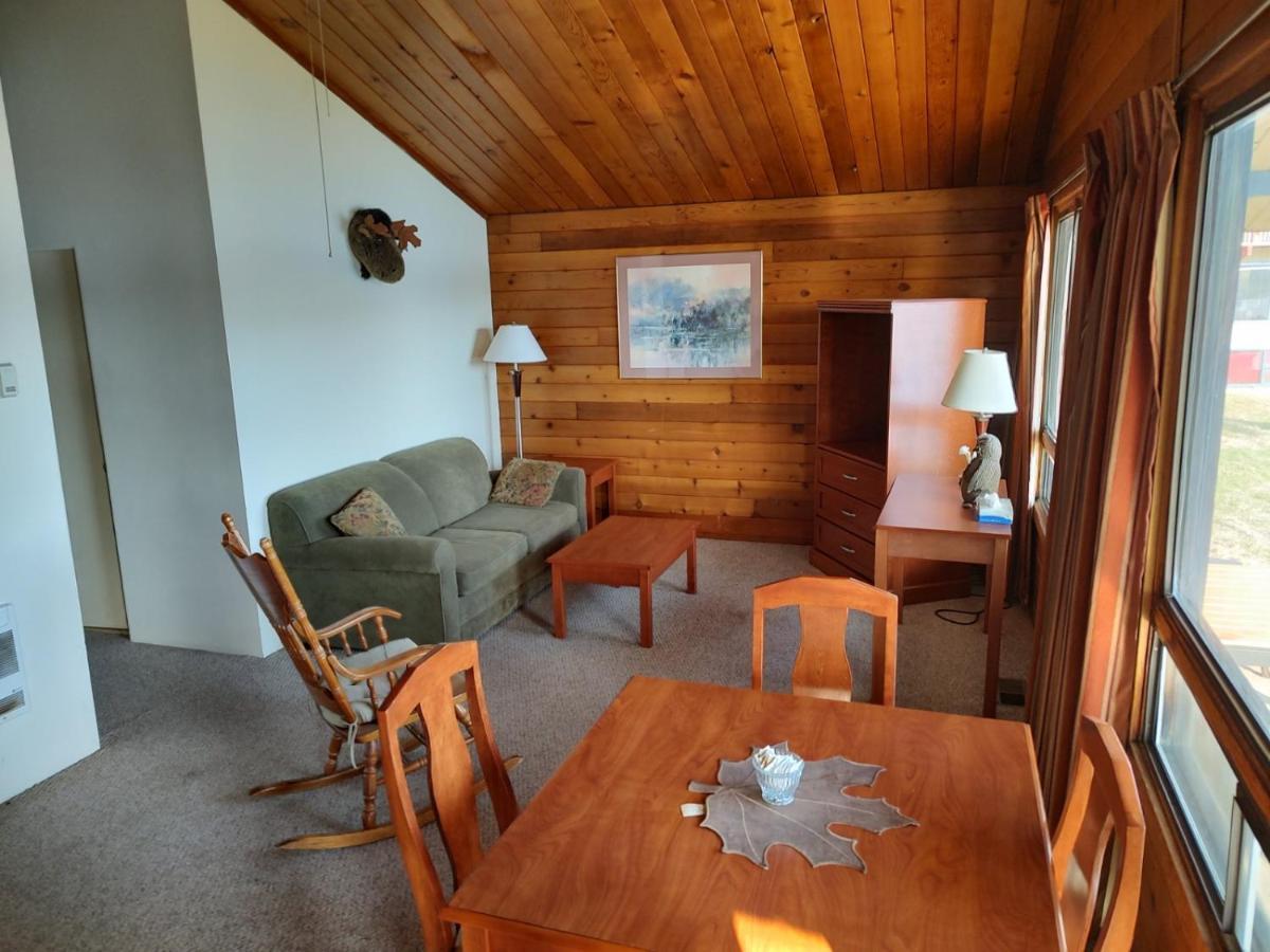 Lac Le Jeune Nature Resort Logan Lake Exterior foto