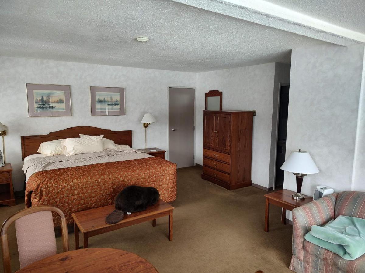 Lac Le Jeune Nature Resort Logan Lake Exterior foto