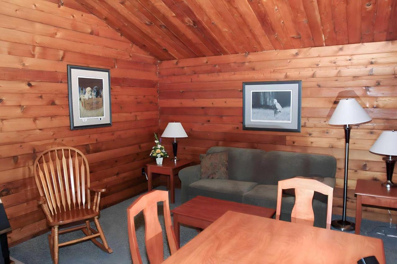 Lac Le Jeune Nature Resort Logan Lake Exterior foto