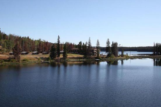 Lac Le Jeune Nature Resort Logan Lake Exterior foto