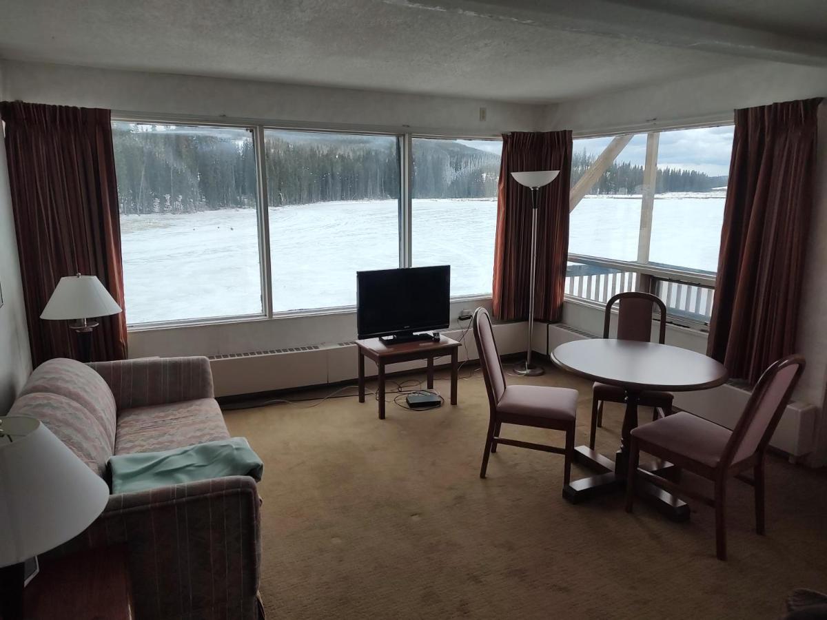 Lac Le Jeune Nature Resort Logan Lake Exterior foto