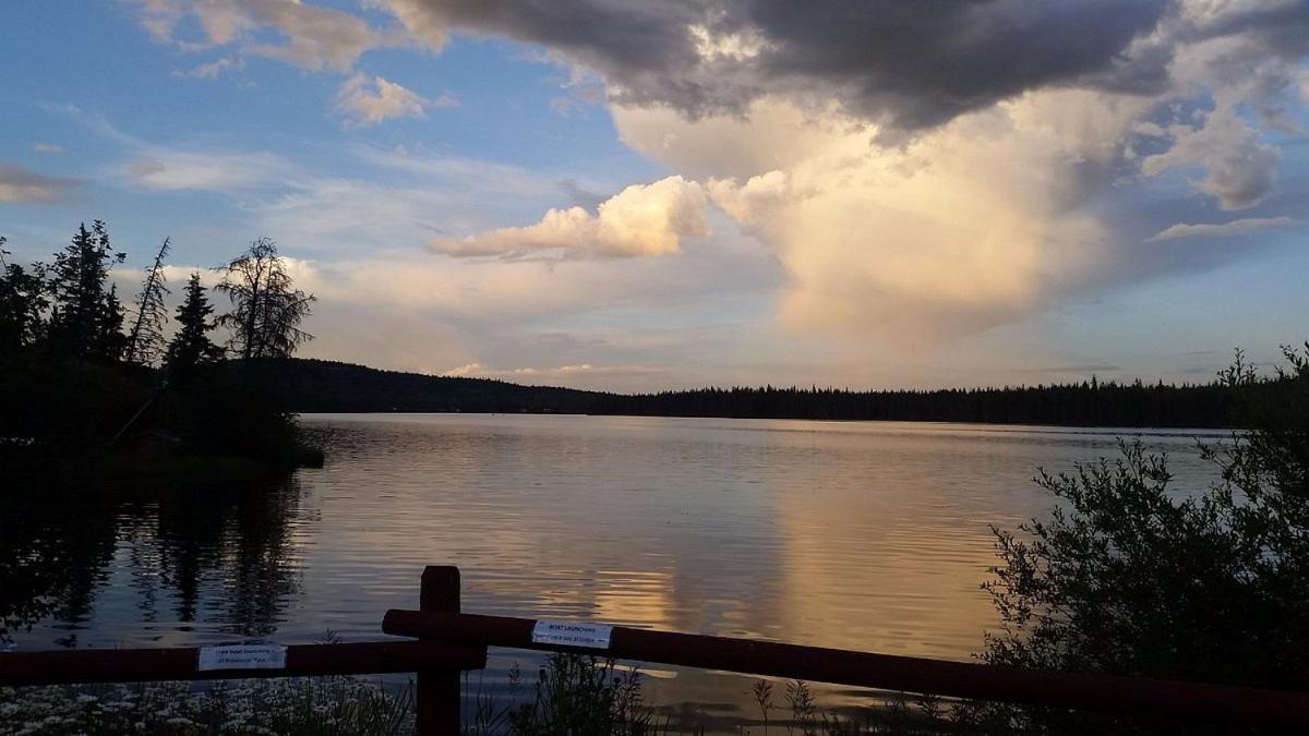 Lac Le Jeune Nature Resort Logan Lake Exterior foto