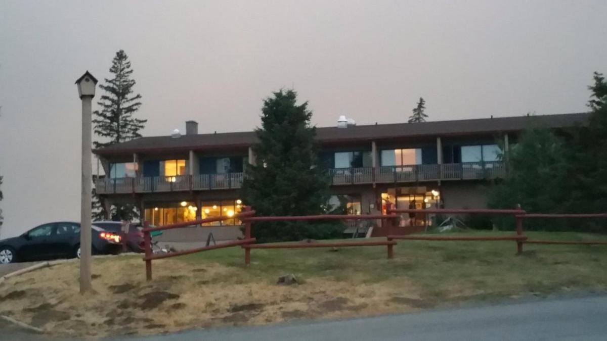Lac Le Jeune Nature Resort Logan Lake Exterior foto